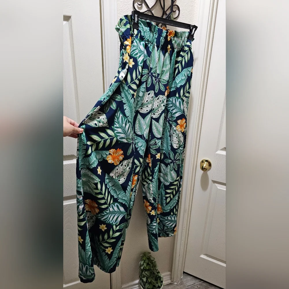 Floral Elastic Waist Wide Legged Pants Size 1X Removable Belt Navy & Green EUC - Picture 3 of 9